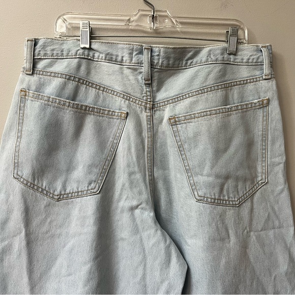 Universal Thread High Rise Relaxed Fit Denim Distressed Long Shorts Women 14 NWT - Picture 5 of 10